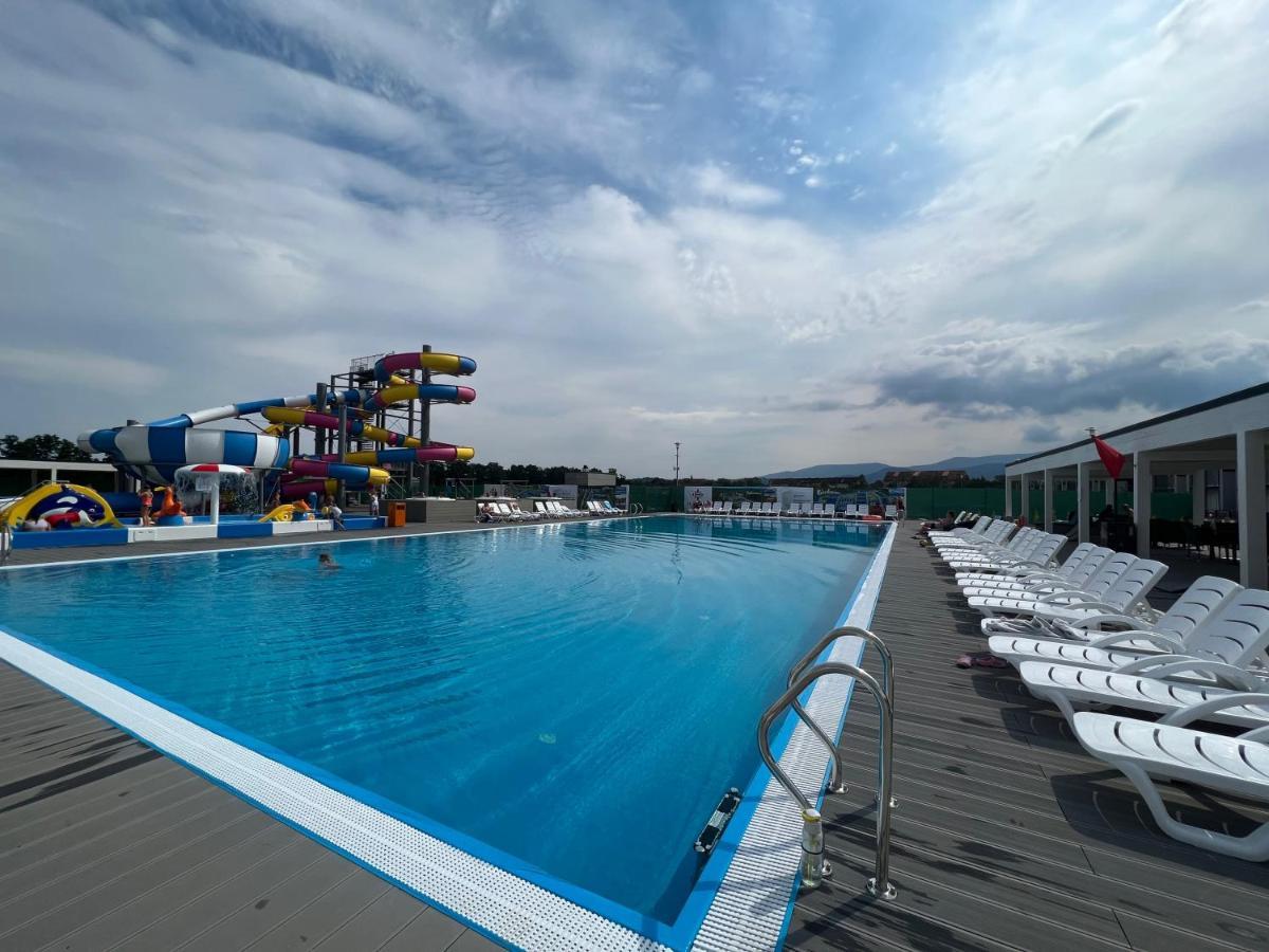 Holiday Park & Resort Cieplice Zdroj Jelenia Gora Bagian luar foto